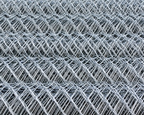 Przejdź do produktu Siatka ogrodzeniowa pleciona 65x65 fi 2,8 ocynkowana 1,25m rolka 10mb